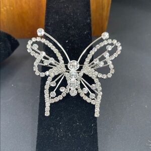 2.11.26-1 Vintage Rhinestone Butterfly Brooch 🦋
